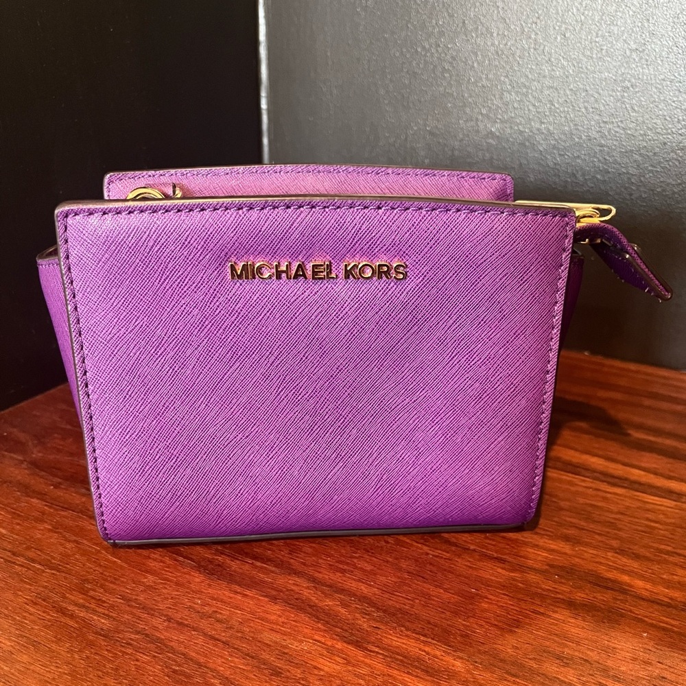 Michael Kors Mini Shoulder Bag